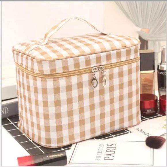 Handbags - NIP waterproof travel make up bag silver zippers